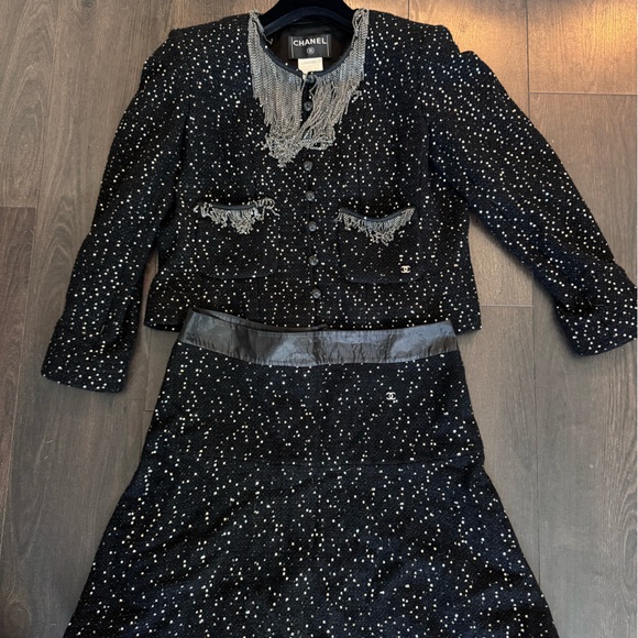 CHANEL 2002 Fall 02A Black Wool Sequin Chain Embellished Jacket Skirt Set 42 - Picture 1 of 16